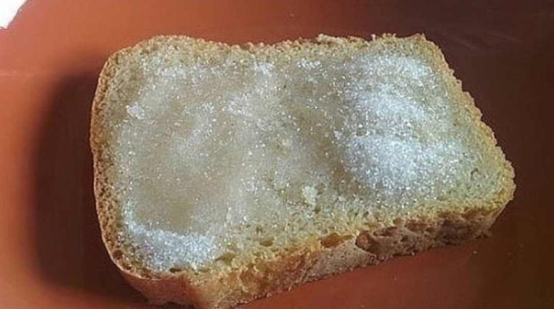 Черный хлеб сахар