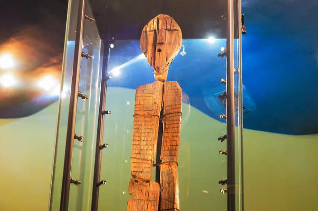 Археологический памятник большой шигирский идол известный тем