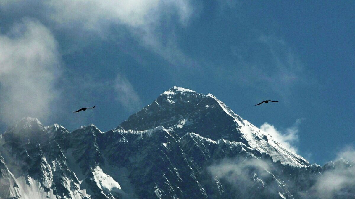    Эверест© AP Photo / Niranjan Shrestha