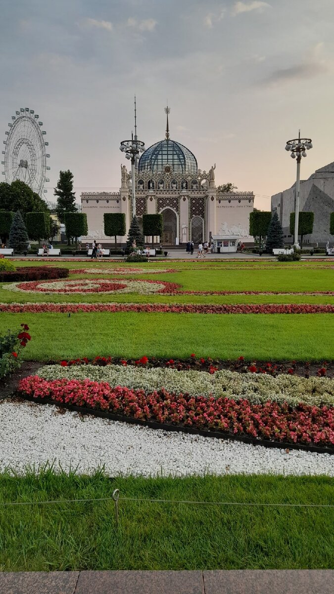 ВДНХ, одно из любимых мест гостей и жителей столицы