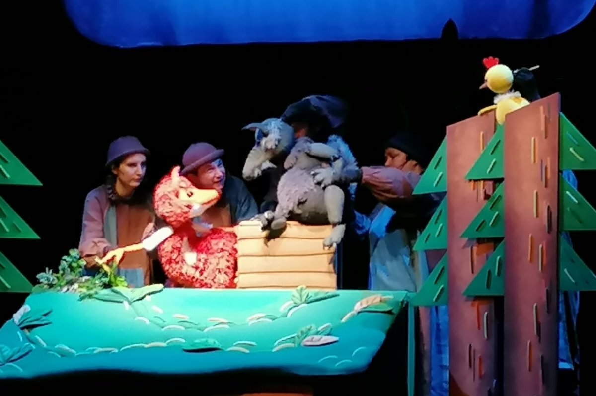    В Воронеже театр кукол провел пресс-показ спектакля «Золотой цыпленок»