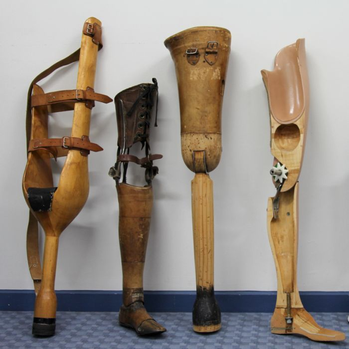 готфрид фон берлихинген протез. протез ноги древний египет. гетц берлихинген железная рука. первые протезы. кулибин изобретения протез.