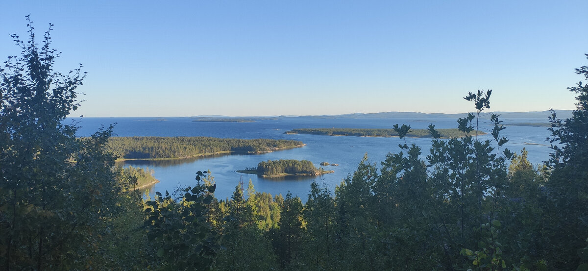 Смотровая площадка. Вид на Кандалакшский залив и Белое море. Мурманская область, городское поселение Кандалакша, 47К-010, 6-й километр