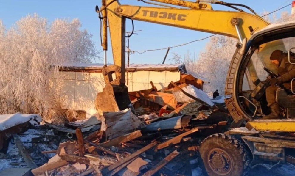    В Салехарде снесли 45 бесхозных и незаконных построек