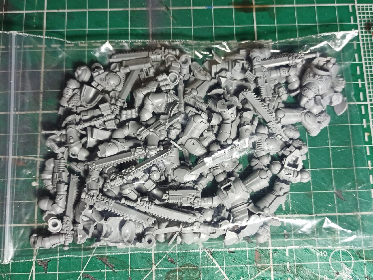 Ранее из этого пакета уже была собрана 5-ка парней, посмотреть на которых можно в моем блоге.