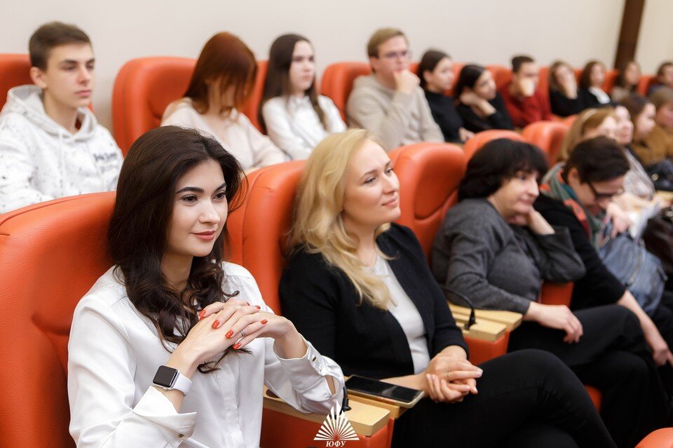     В Ростове отпраздновали 60-летие журналистского образования на Дону. Фото: ЮФУ.