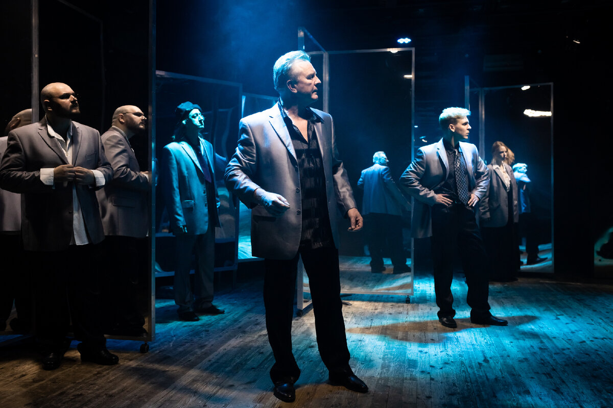 "Средство Макропулоса". Прус-Евгений Бакалов, Витек- Александр Байдаков, Гаук-Шендорф - Андрей Санников, Грегор - Максим Метельников, Кристина - Елена Лунцова. Фотограф С.Чалый