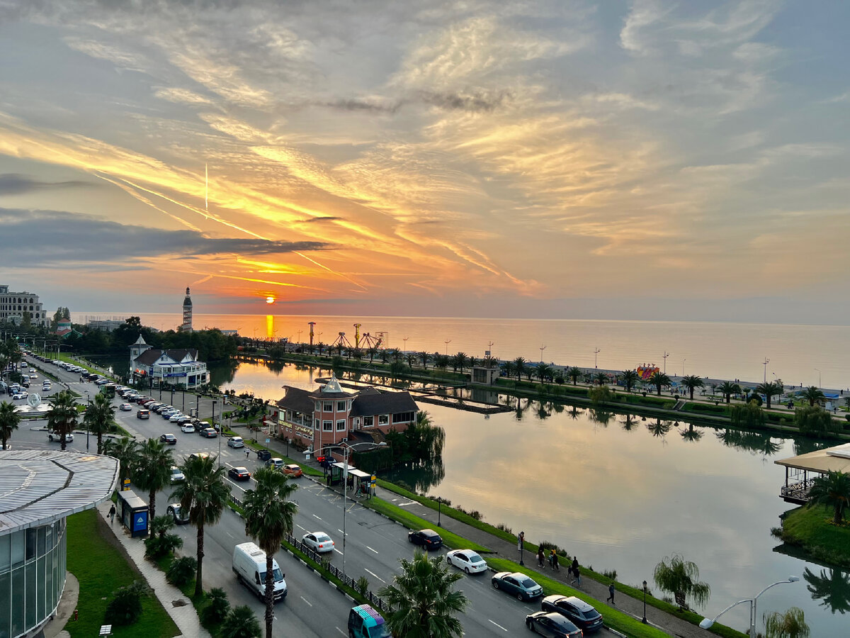 Закаты на Черном море - это что-то, что невозможно передать на фото