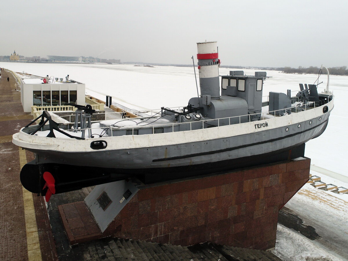 4 мая 1985 года катер был поставлен на монумент по инициативе волгарей