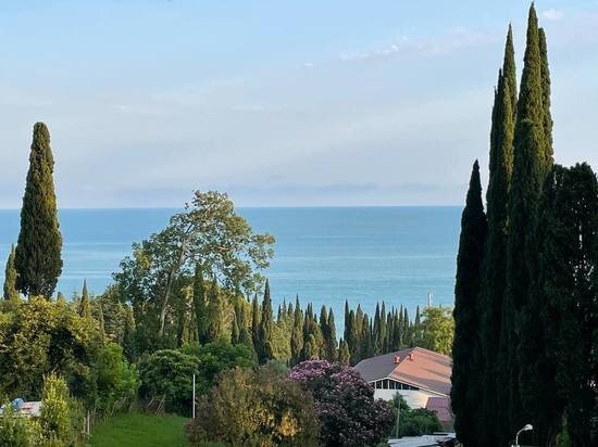     Женщина объяснила, что они с друзьями нашли отель по супервыгодной цене. Фото: «МК в Питере»