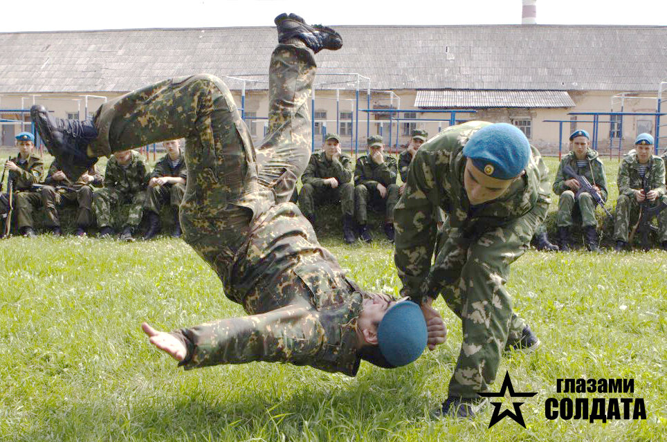 Так выглядит бросок в рукопашном бою
