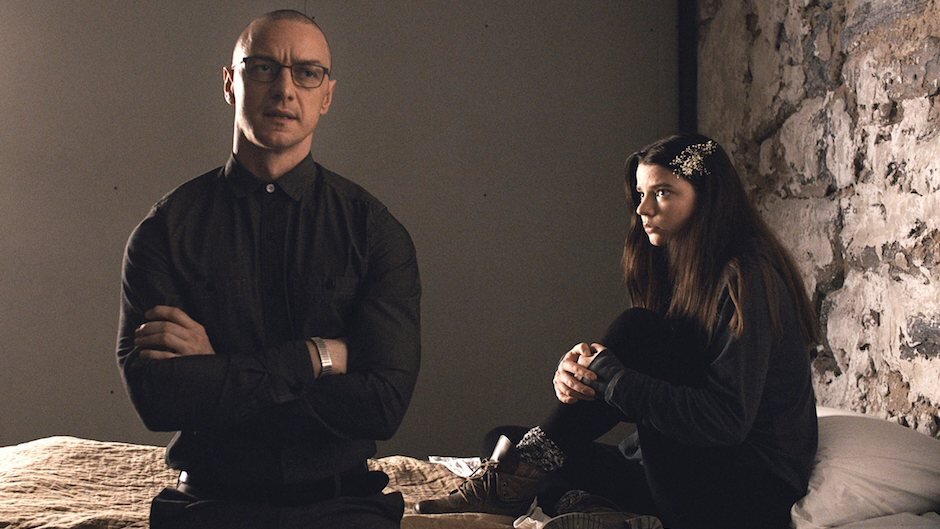 кадр из фильма "Сплит"