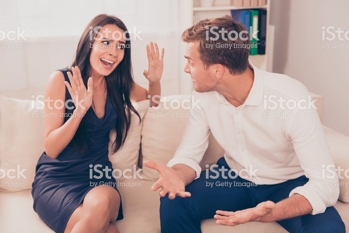 https://www.istockphoto.com/ru/%D1%84%D0%BE%D1%82%D0%BE/two-young-lovers-quarreling-because-of-disagreements-gm637526994-113757567