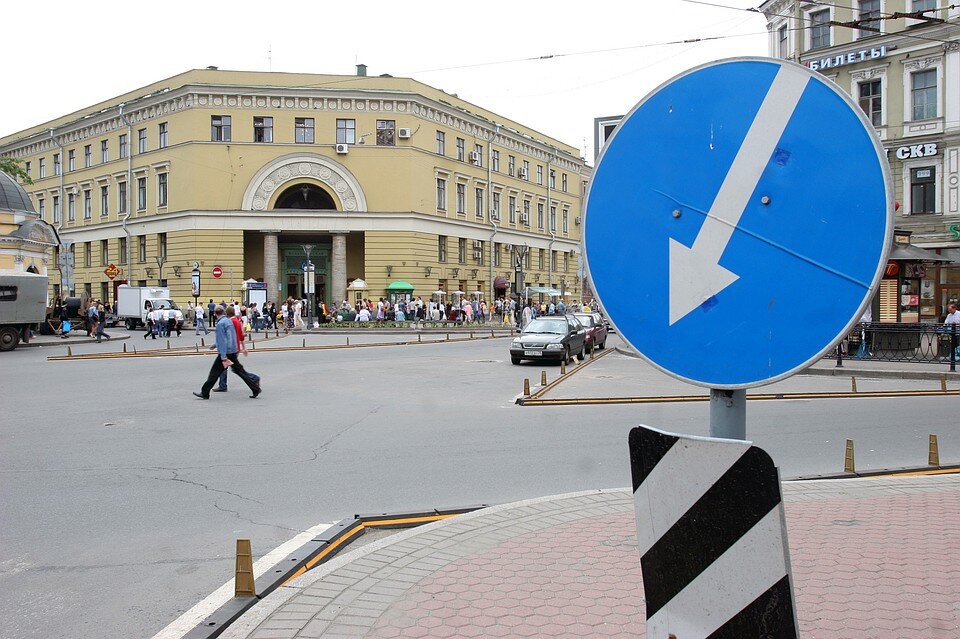 Три студента СПбГУ устроили массовую драку в центре Петербурга                                        Фото: Борис КУДРЯВОВ