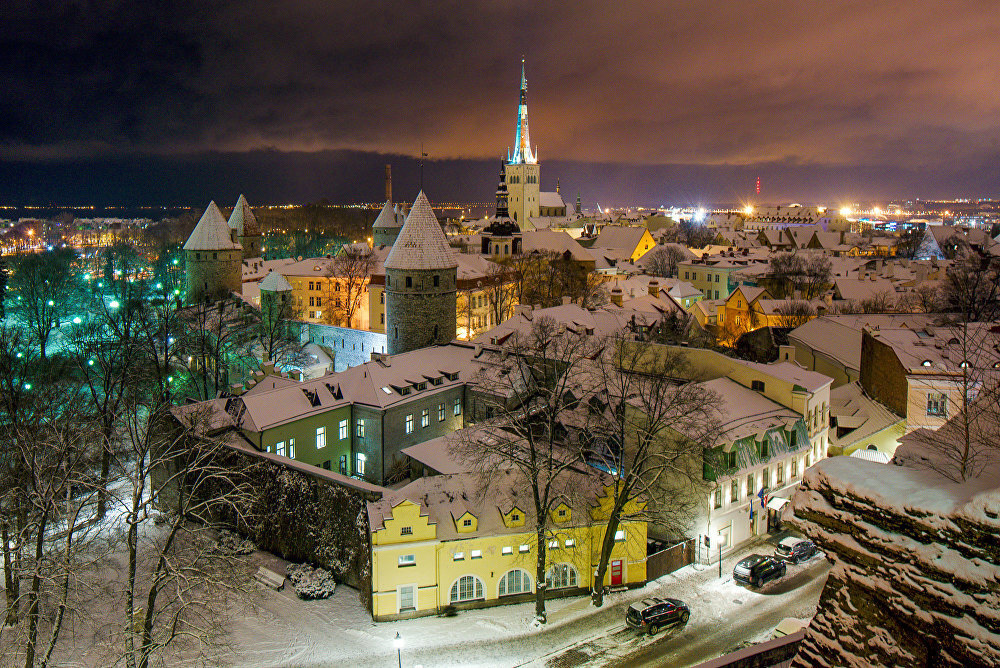 Источник https://ee.sputniknews.ru/photo/20170112/4471802/vecherniy-tallinn.html