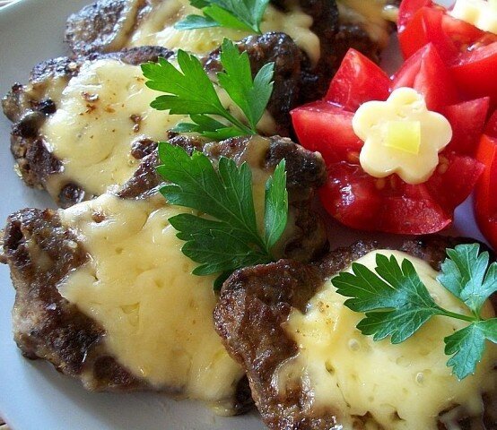 Вкусные и нежные а главное сытные отбивные из печени с сыром