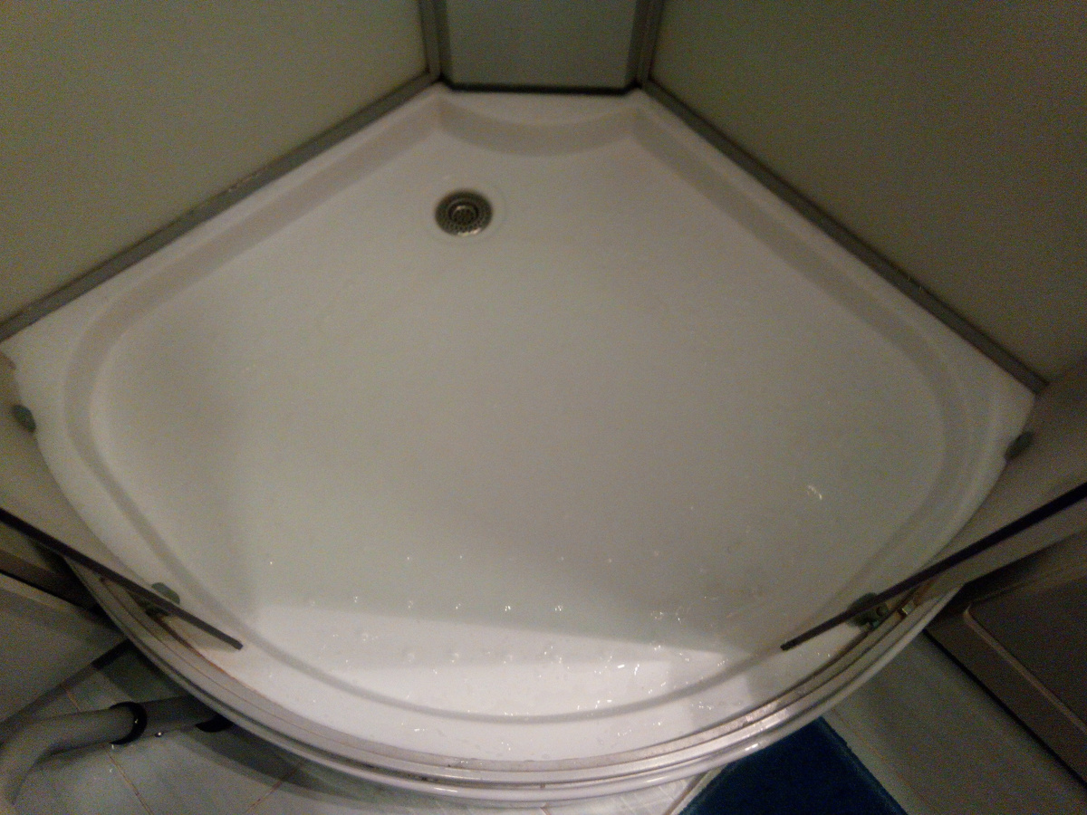 Пол кабины - "как есть".