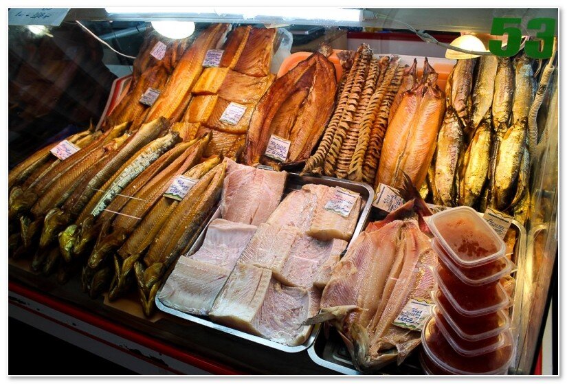 Где хабаровске можно купить. Рыбный рынок в Хабаровске. Копченая рыба на рынке. Магадан рыбный рынок. Продуктовый рынок рыба.