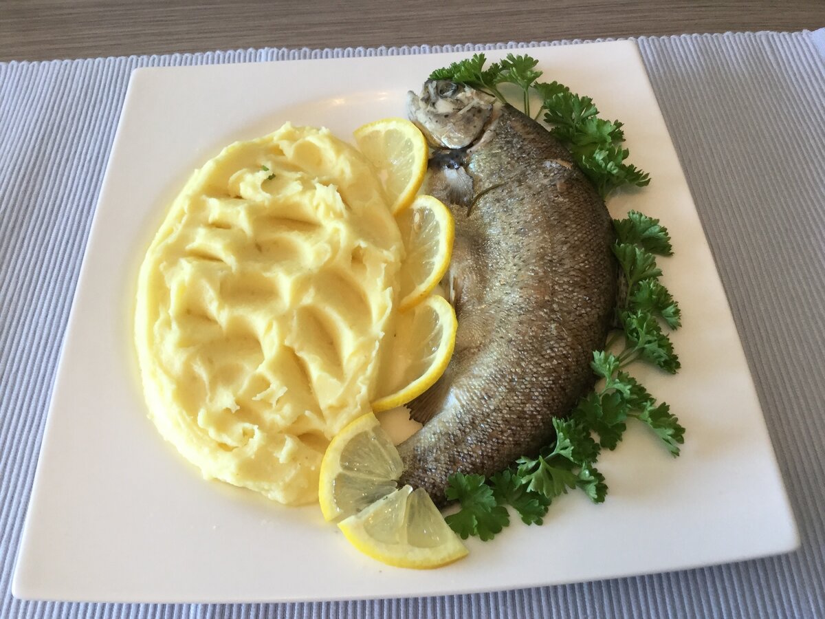 Блюда из припущенной рыбы