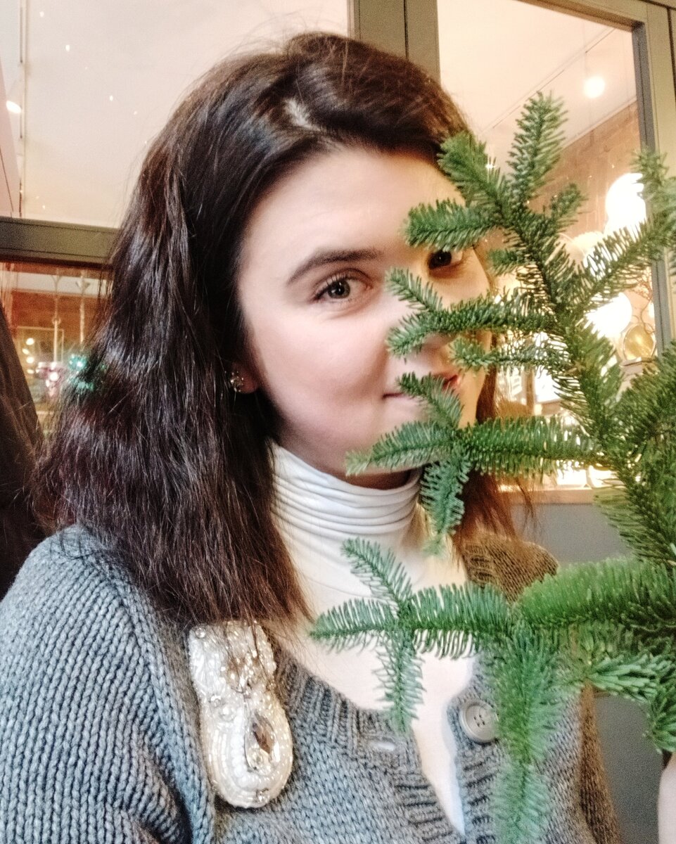 Лапки нобилиса очень приятные на ощупь.