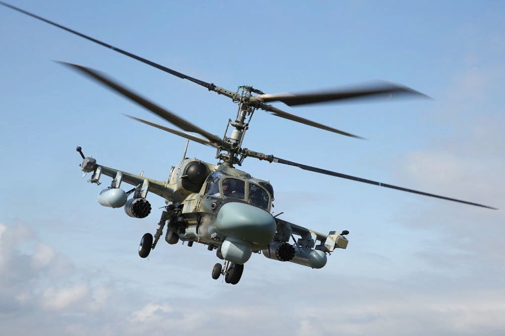 Российский вертолет "Ка-52" (https://images.app.goo.gl/LT4VCQBMypWUyWrt9)