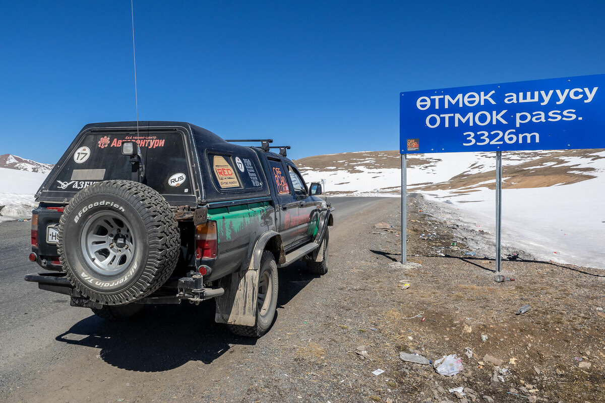 Пикап с детьми в кузове прокатился по Павлодару