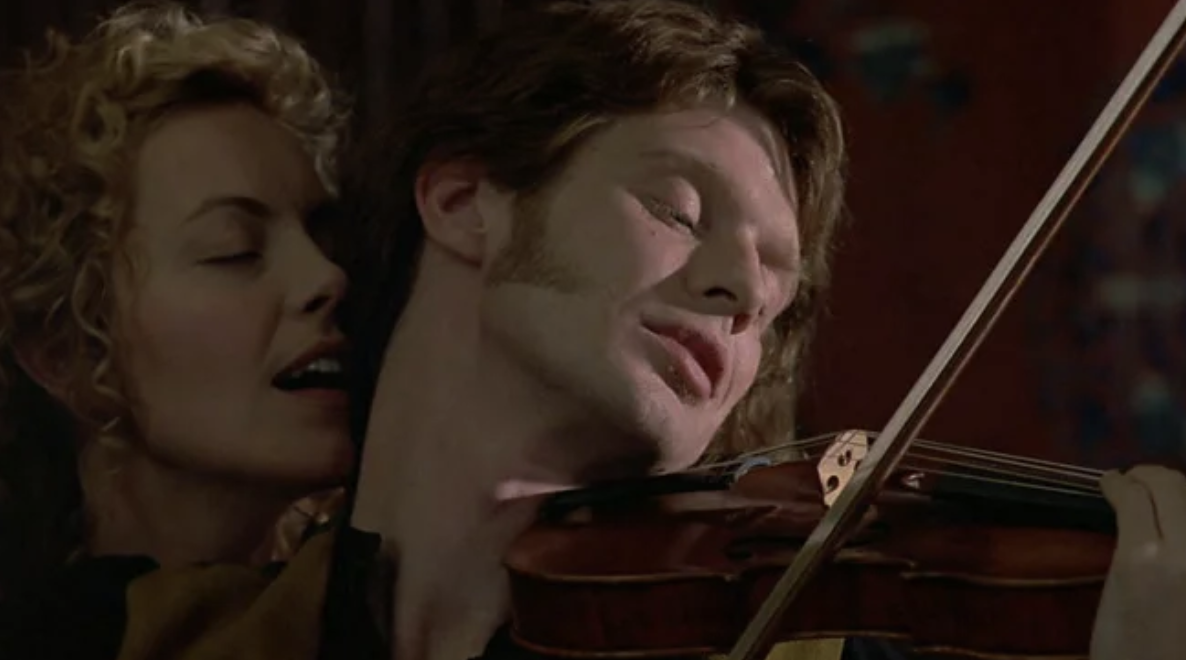 Кадр из фильма "Красная скрипка"
