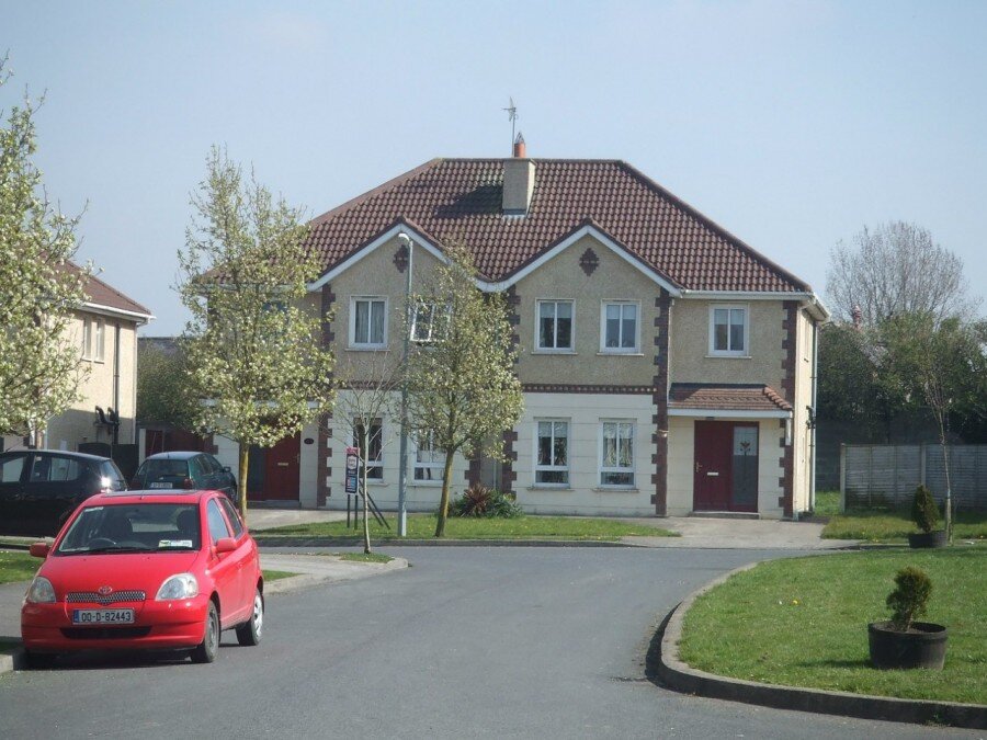 Вот половинку этого дома мы вскладчину и снимали. 7 Руанбег Лонс, как сейчас помню.