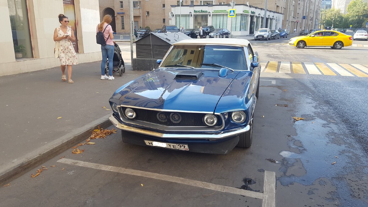 Ford Mustang 1965 каршеринг