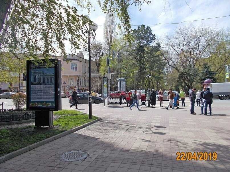 Размещение информации о туристическом объекте пс qr-кодом по заказу администрации г. Ростова-на-Дону. Конструкция сити-формат на ул. Пушкиснкая, РА «Альбион»