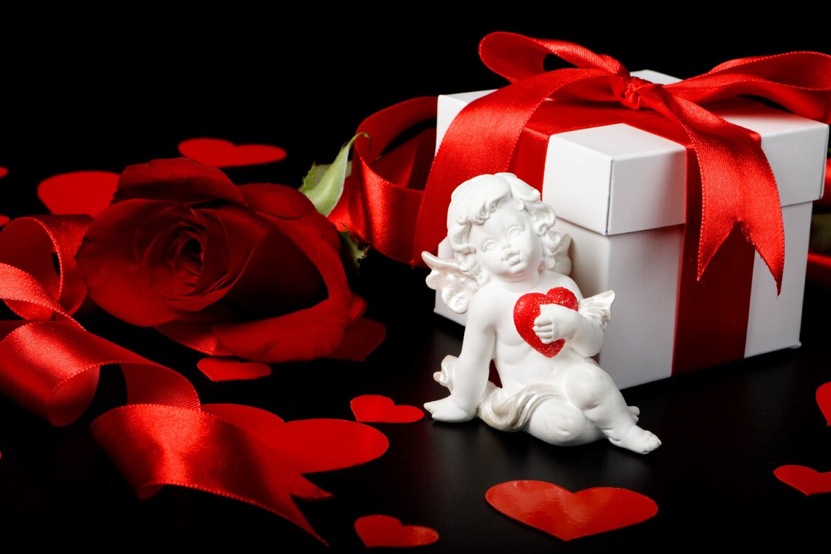Подарки на 14 февраля — купить подарок на День Святого Валентина