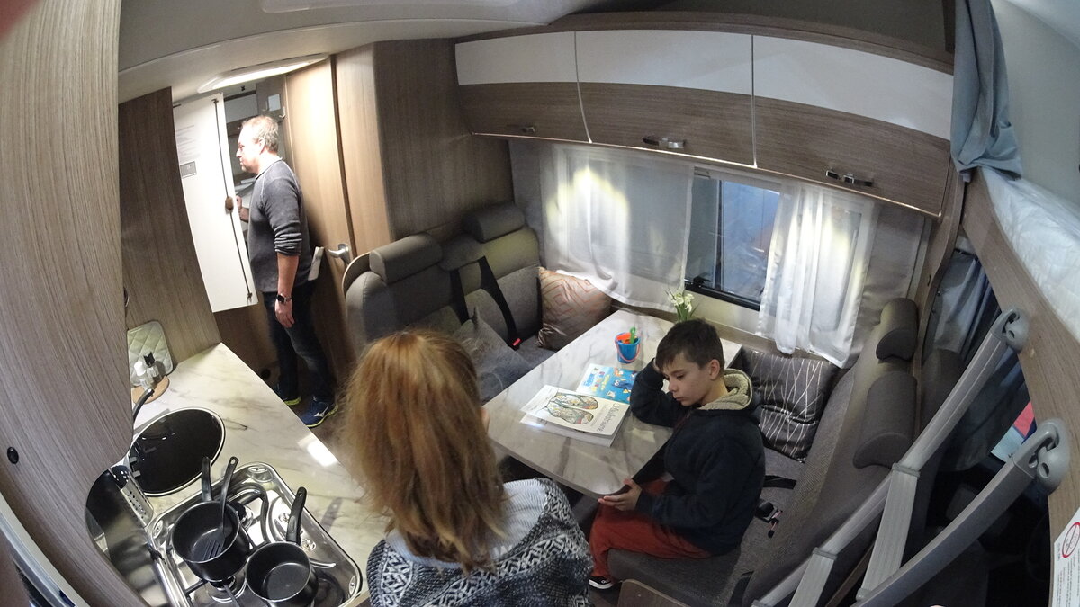 Freightliner columbia спальник. фрилансер на колесах. рендж ровер для путешествий. автодом marchi mobile "elemment palazzo". колесо жизни.