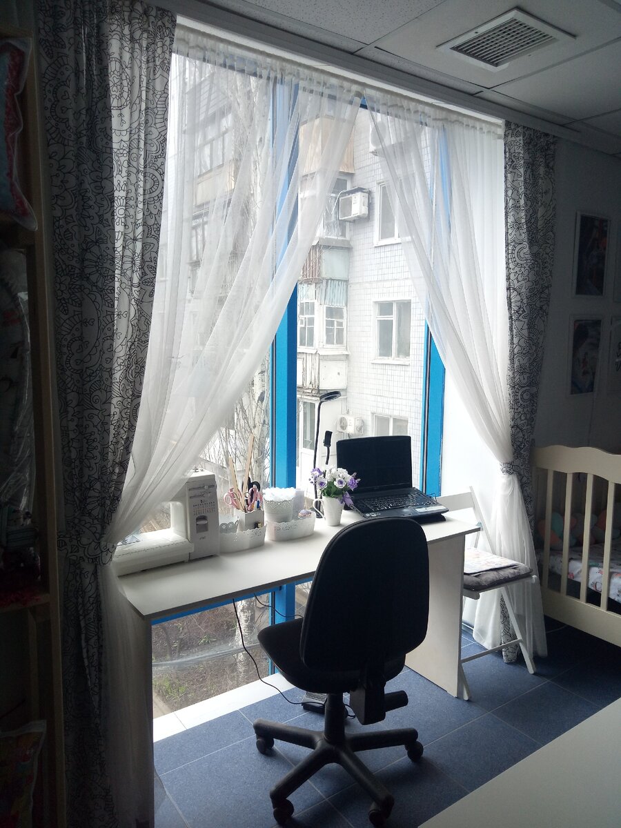 Работала и целый день кайфовала от огромного количества света и идеального порядка😊.