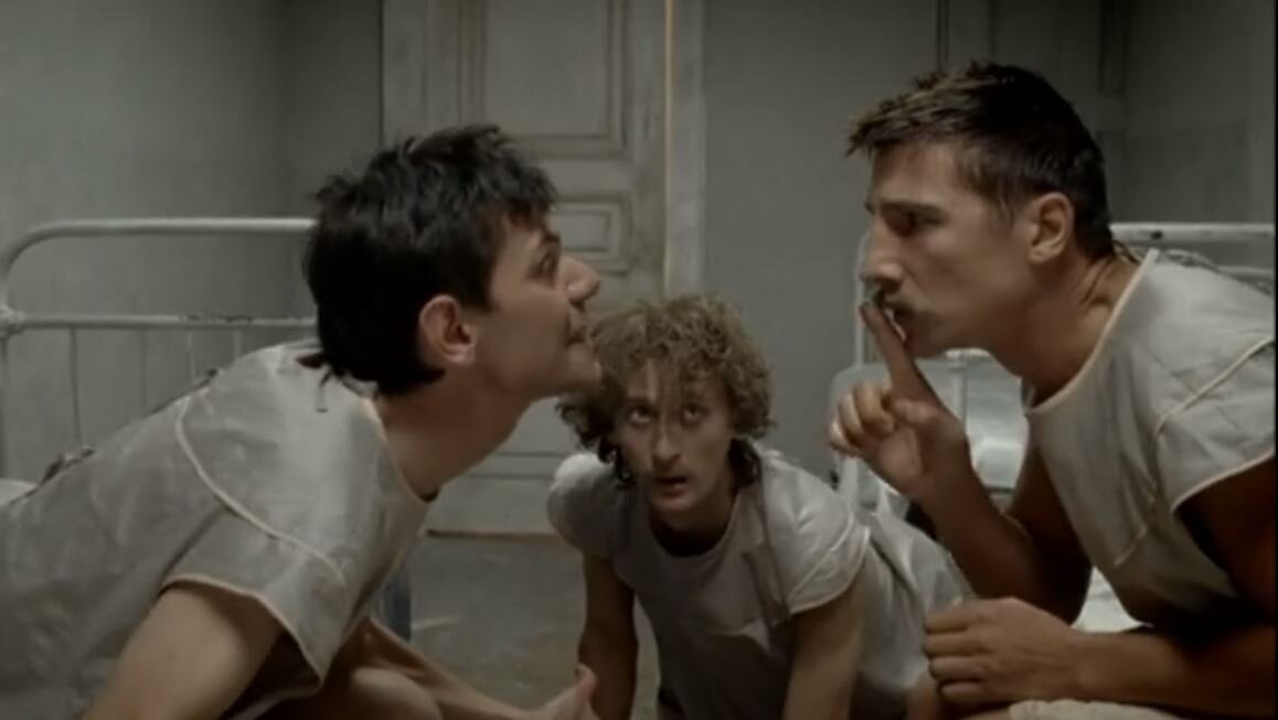 кадр из фильма Золотой теленок (2006)