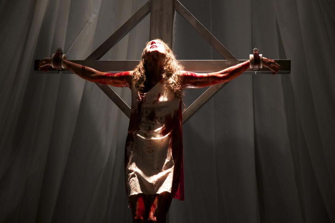 Кадр из фильма "Мученицы", 2008  г.