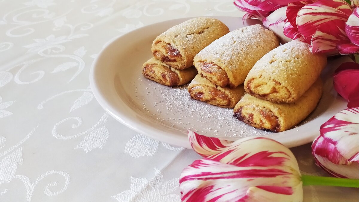 Сладкие рулетики с джемом