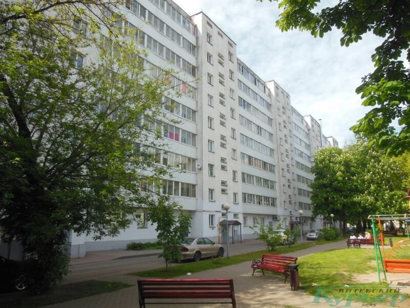 9-этажка на площади Победы со двора. Фото: Сергей Мартинович