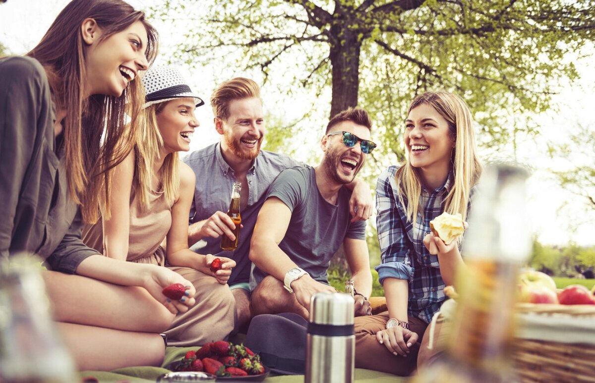 Огромную радость человеку приносит круг близких ему людей