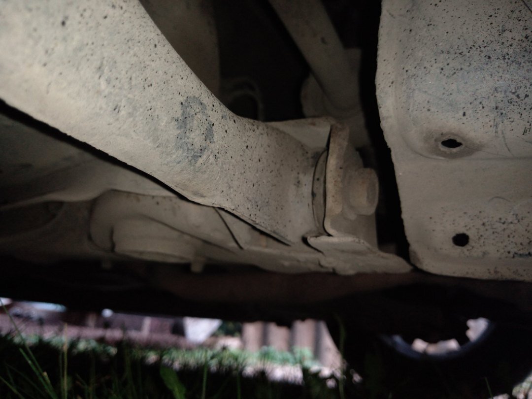 Передний салентблок переднего рычага подвески