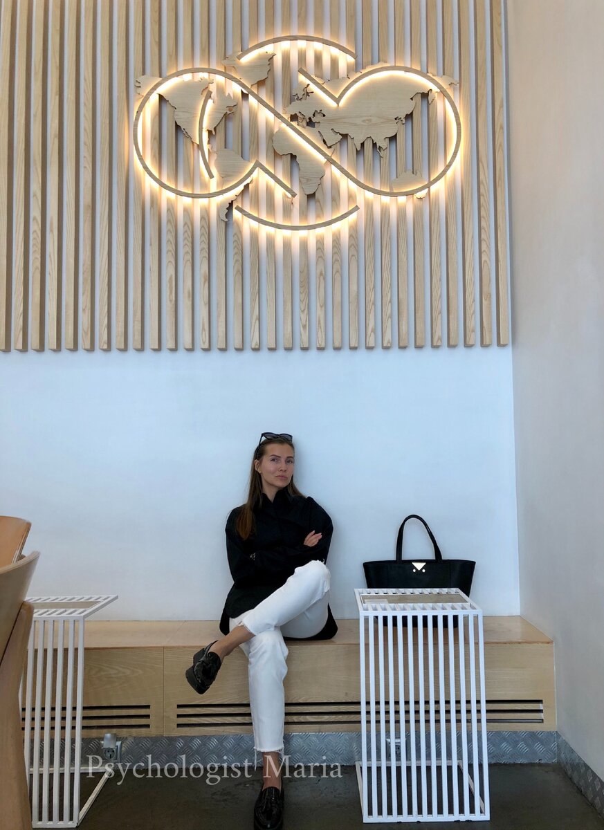 Бонусом к отличному кофе идёт очень стильный интерьер и понятная система лояльности. 