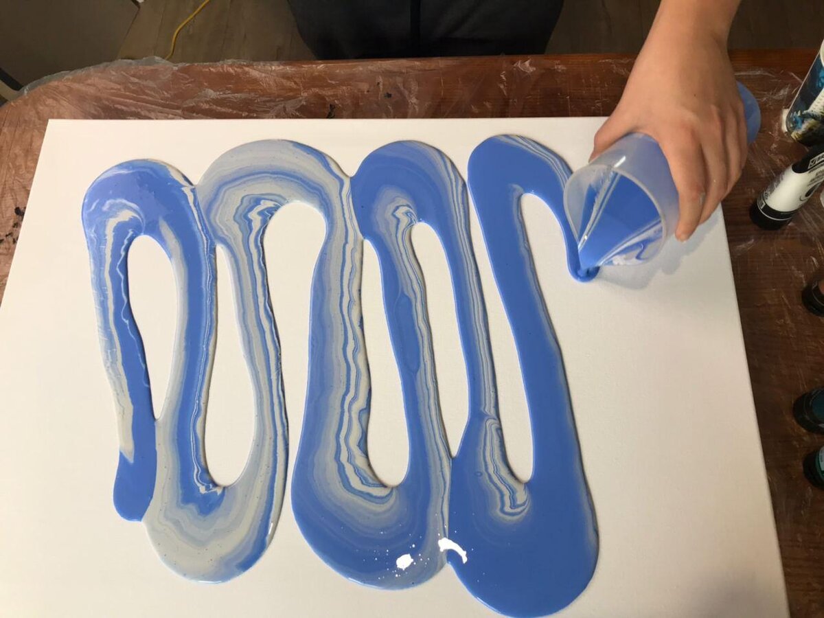 заливка картины жидким акрилом