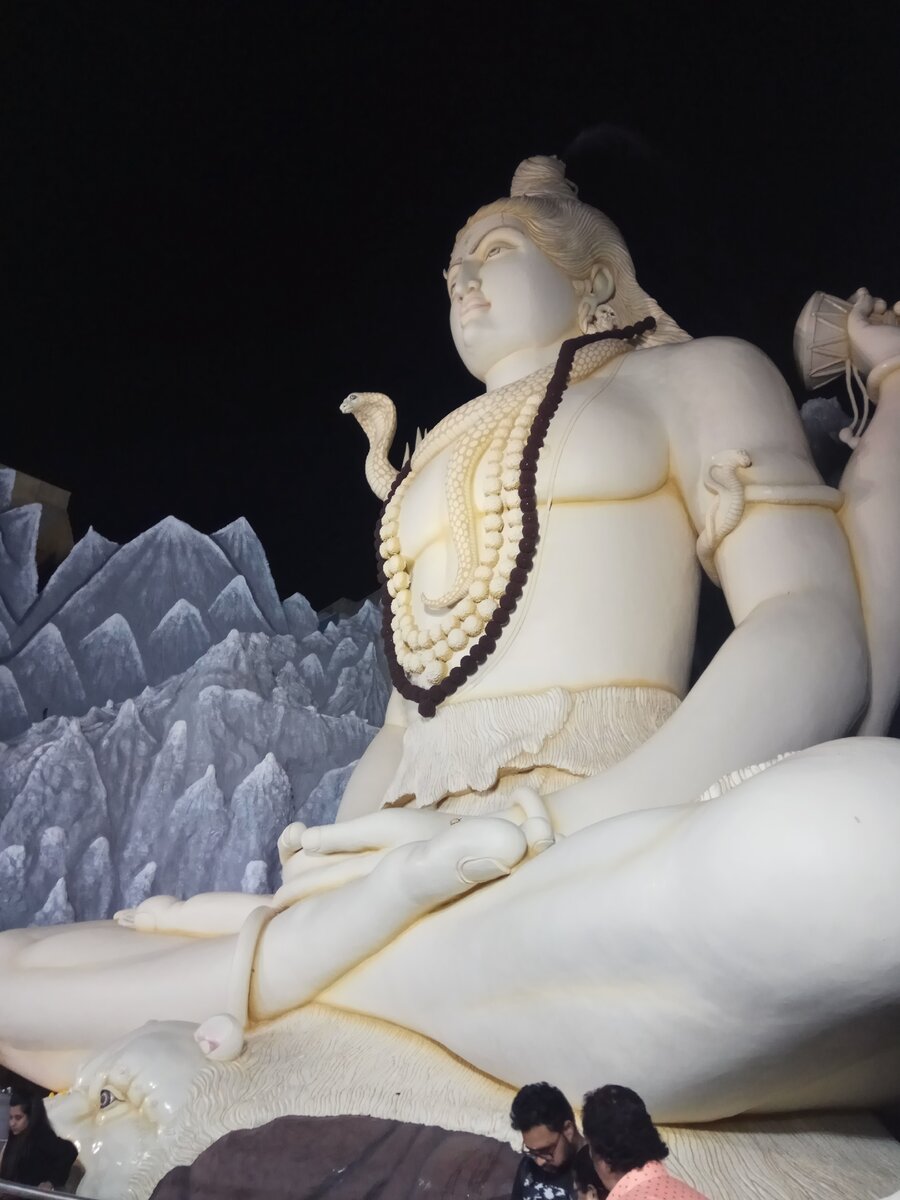 Гигантский Шива. Бангалор, Индия