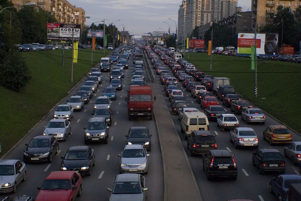 Пробки. Пробки на дорогах Москвы. Автомагистраль пробка. Пробка на проспекте мира.