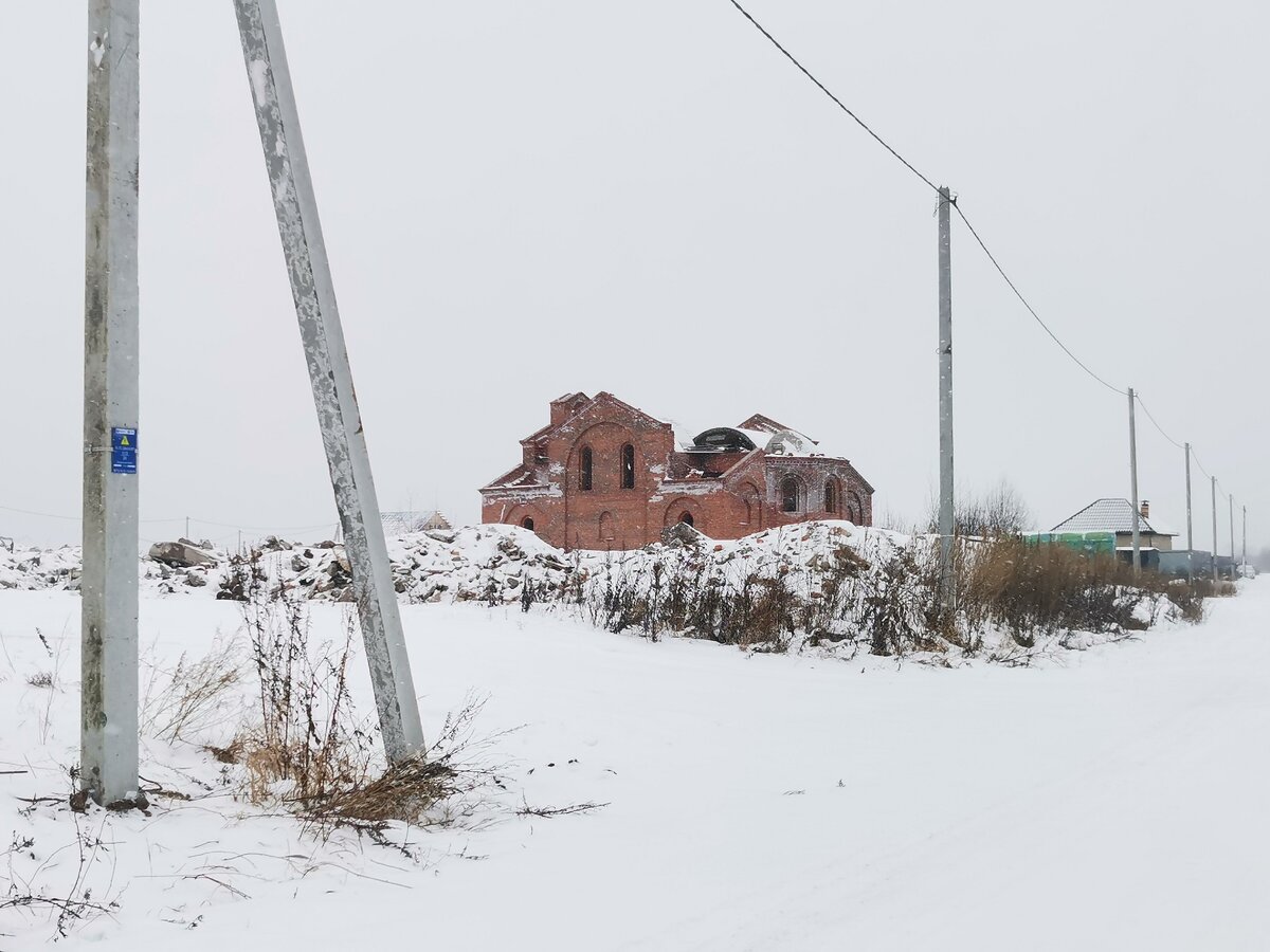 Такой я увидел эту церковь издалека. >>>>