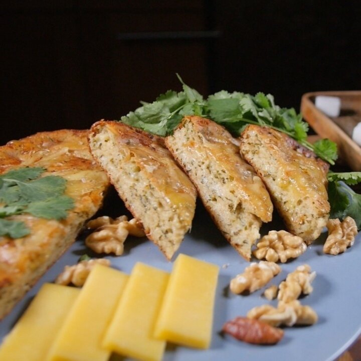 Сырный пирог с Гаудой и кинзой