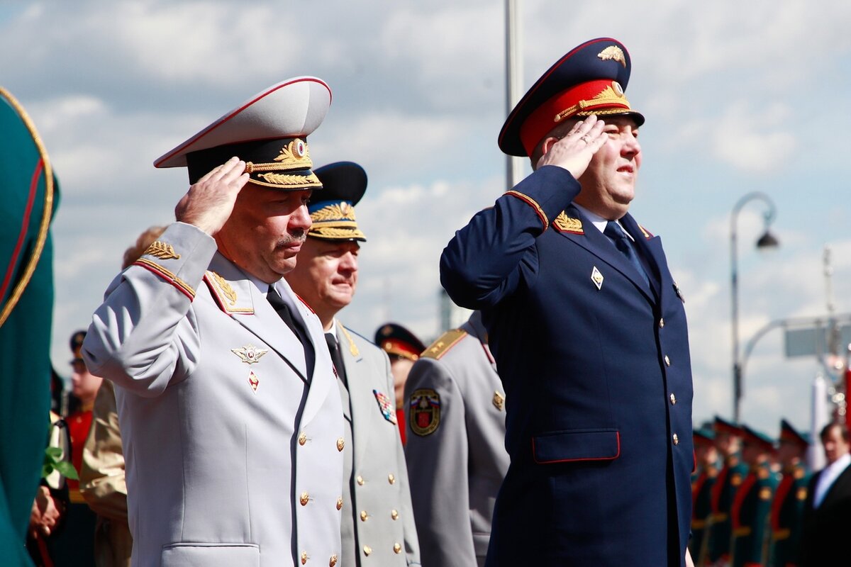 Начальником национальной гвардии в париже стал. Турченюк игорь николаевич росгвардия генерал полковник. Тупиков юрий юрьевич росгвардия волгоград. Национальная гвардия франции 1789 униформа. Начальником национальной гвардии в париже стал.