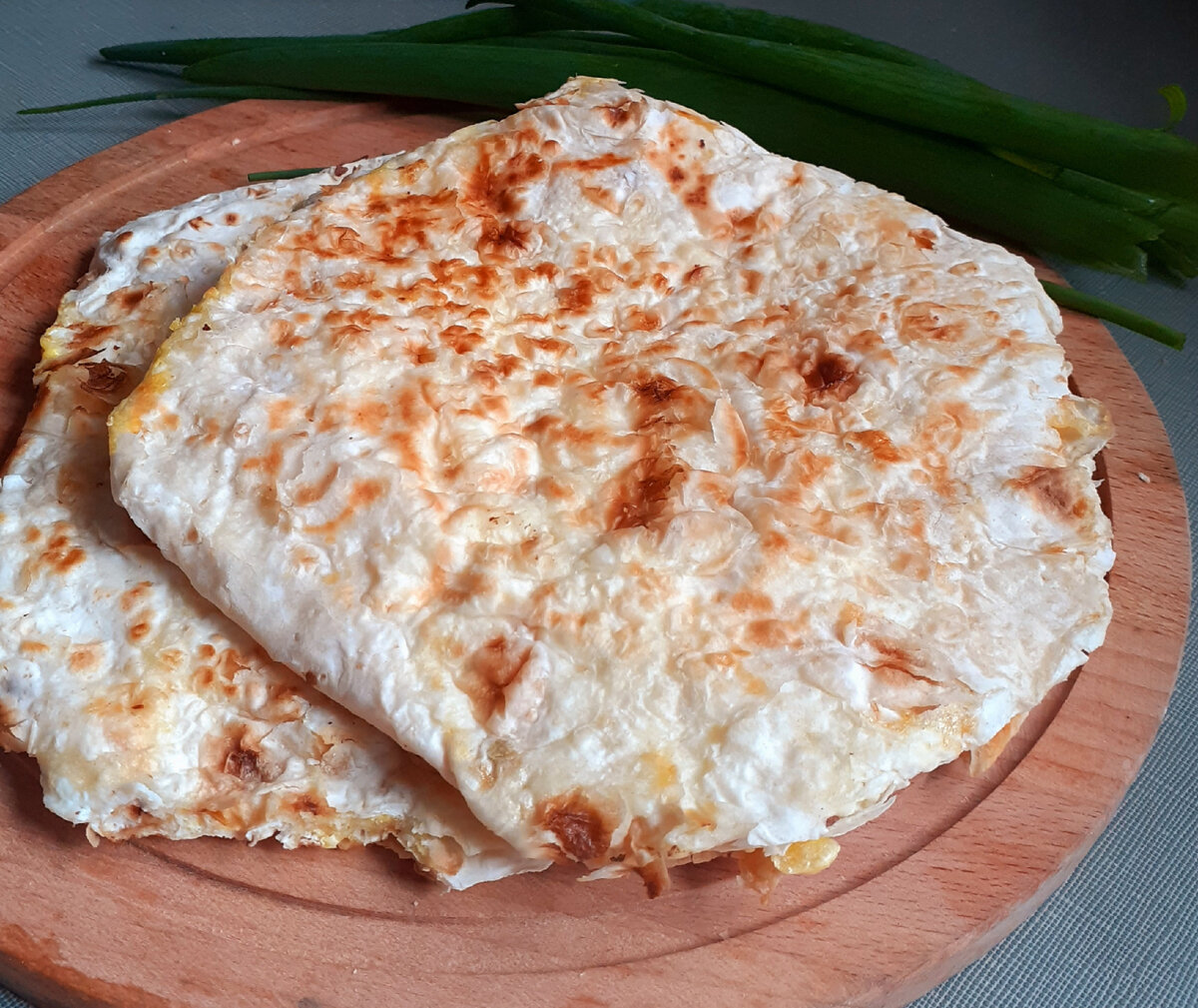 Треугольники из лаваша с ветчиной и сыром на сковороде простой рецепт пошаговый