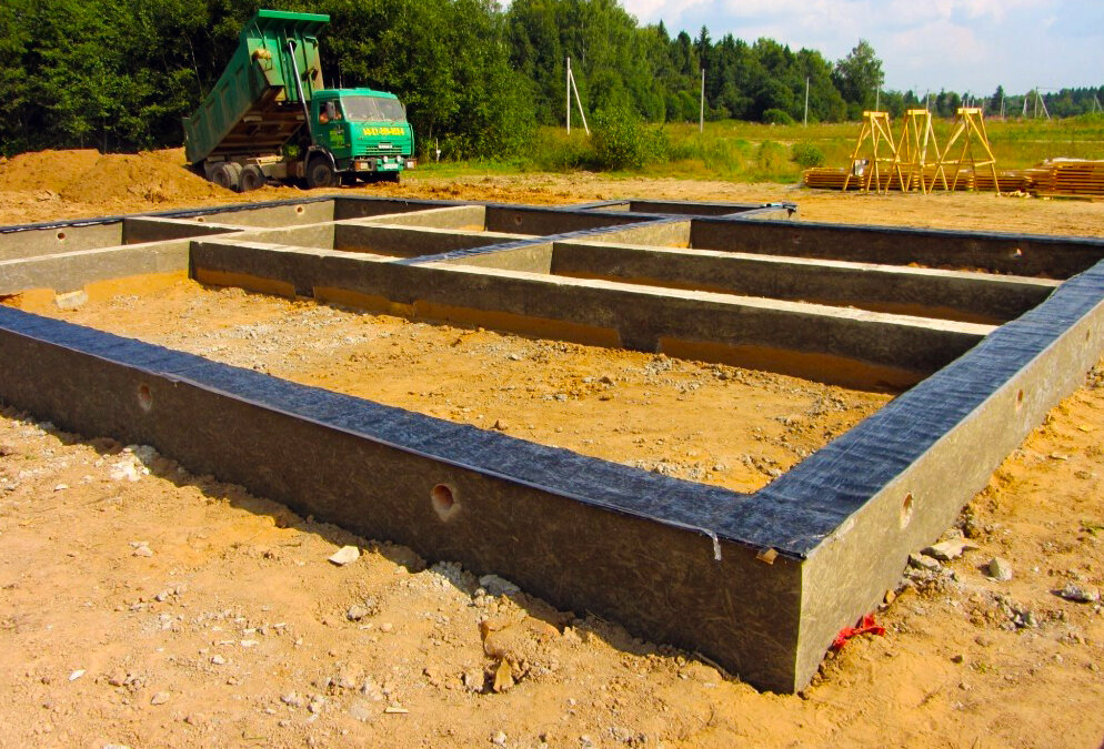 Фундамент обработанный гидроизоляцией