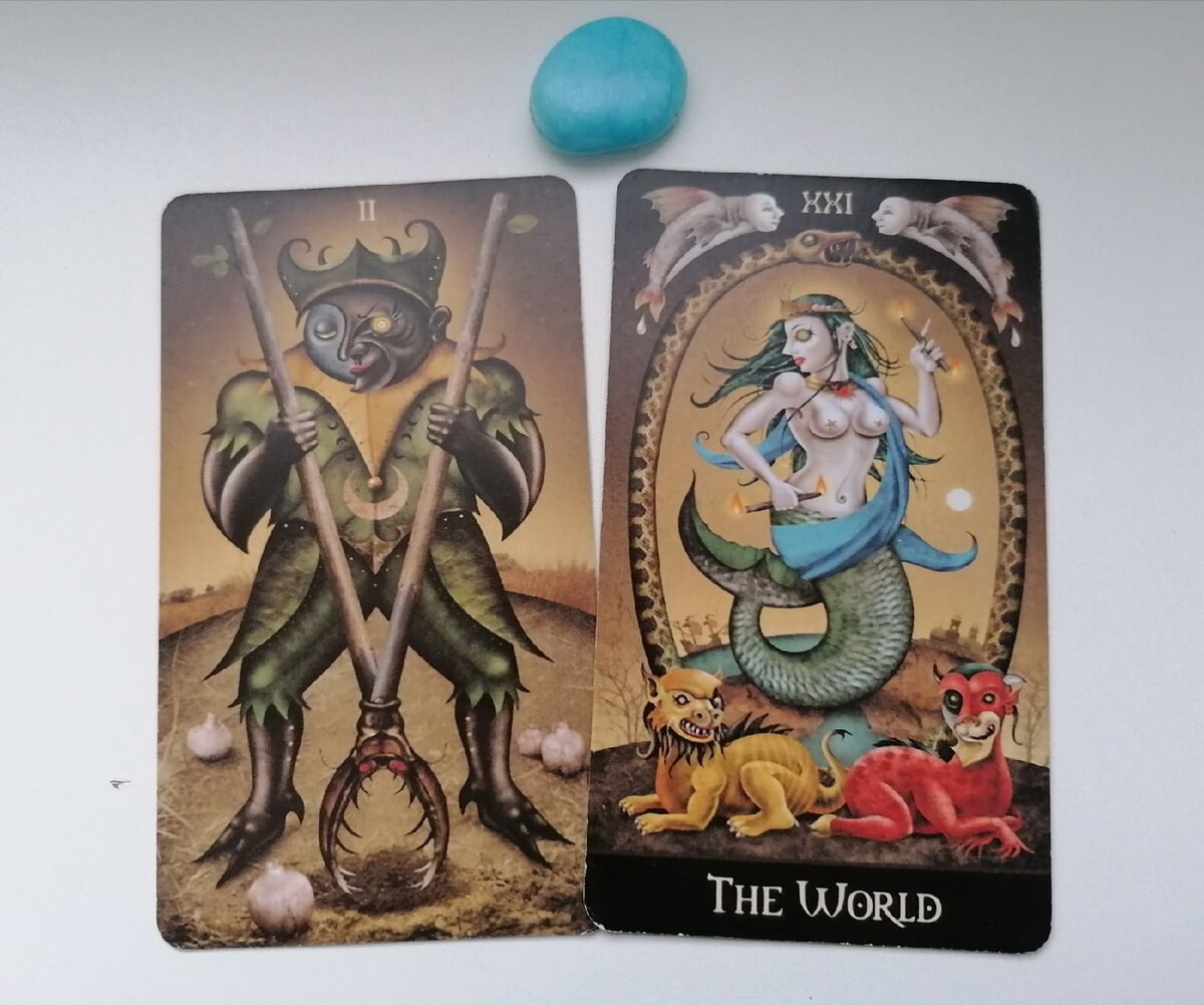 Вариант 2

Этот человек очень открытый миру, возможностям, людям, новому общению. Не смотря на свою открытость, личность он сильная, есть в нём своя мудрость и опыт, просто не привык он зажиматься. Не исключено, что человек терпеть не может агрессию, и сам в свою очередь не проявляет её. Конфликты, споры ему тоже не по душе, он предпочитает решать вопросы мирно, разговором.

Здесь человек то ли не до конца вам доверяет, чтобы делиться всем, что у него на душе, то ли действительно есть, что скрывать, даже не смотря на его характерную открытость.
Открытой наглой лжи я тут не вижу, но хорошо читается полуправда, двоякие ответы, которые можно трактовать по разному, то бишь вроде и рассказал, а вроде всё равно ничего не понятно.

Здесь, кстати, причина может быть и в вас, особенно если вы на откровения неверно реагируете. Например, если мужчина поделился, что общался с интересной женщиной, а вы включили ревность и разговор выдался неприятный или же поделился человек тем, что близко его душе, а вы сочли это глупостью. В таком случае ему становится проще замолчать что-то, нежели нарваться на неприятную беседу.

Если же такого никогда не было, то постарайтесь показать, что и не будет, что вы можете спокойно реагировать на правду.