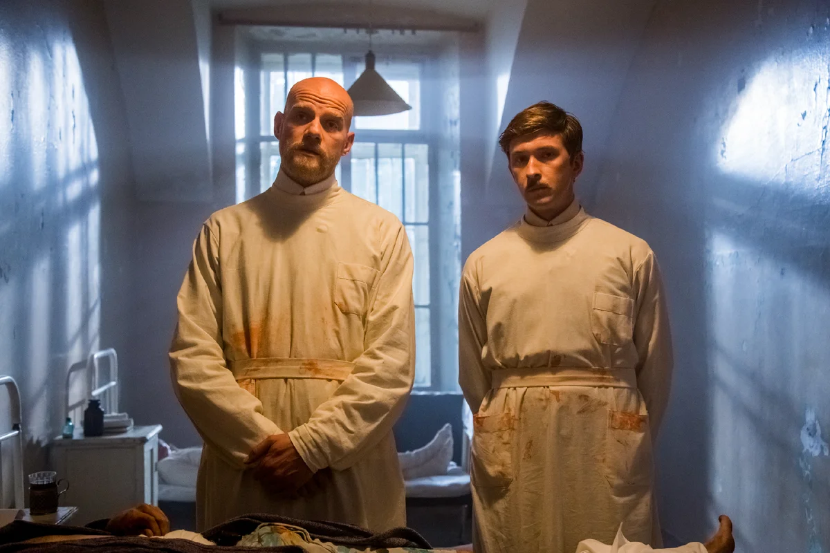 Детективный сериал с Колокольниковым, изображающим не то доктора Хауса, не то Холмса1